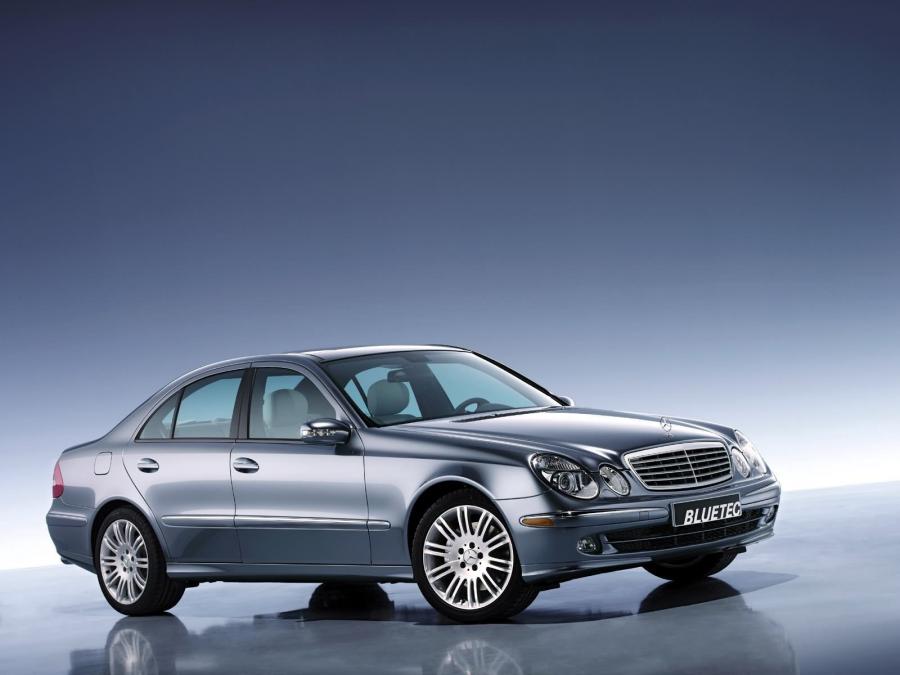  Mercedes-Benz E320 Vision BlueTEC concept 2006 года  (фото 1 из 12)